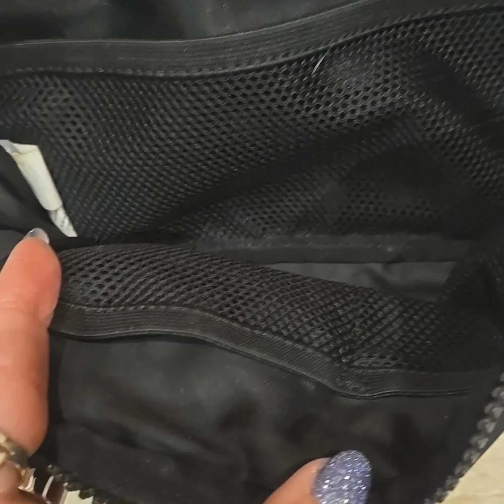 Lululemon Black Everywhere Belt Bag - Picture 6 of 11